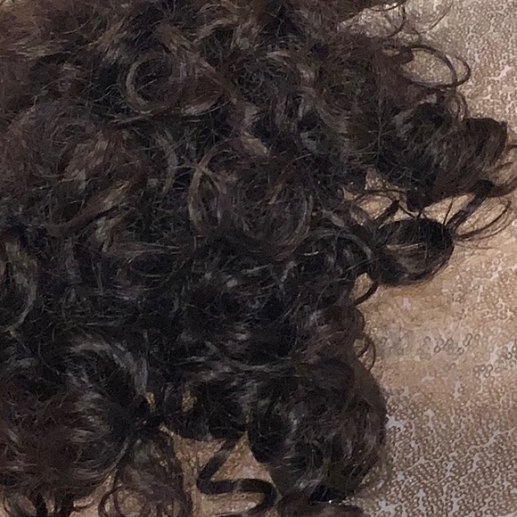 Curly hair bun - Picture 2 of 3